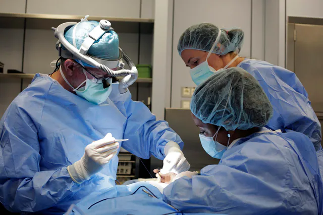 Imagem de cirurgia de ptose congênita
